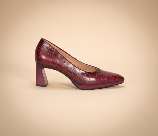 Hispanitas: The Spanish House Behind Estela's Founding Collection