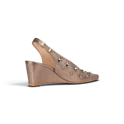 Roxana Studded Slingback Wedge – Zinda – Antique Rose Metallic