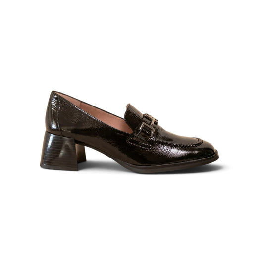 Midnight in Milan black leather loafer, side profile, by Estela
